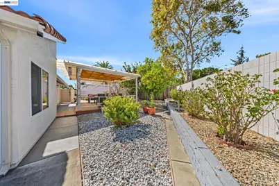 2106 Grackle Ct, Union City, CA 94587 - Photo 24