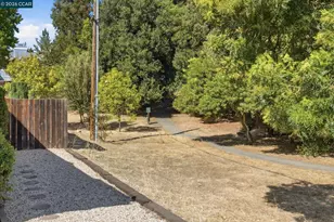 2023 Olympic Dr, Martinez, CA 94553 - Photo 8