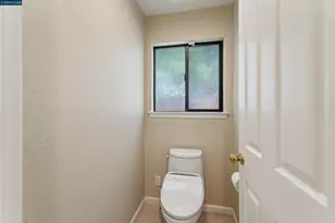 225 Valley Glen Ln, Martinez, CA 94553 - Photo 22