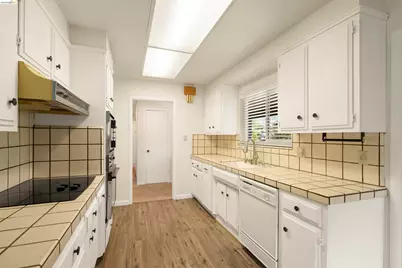 9107 Yount Court, Elk Grove, CA 95624 - Photo 40
