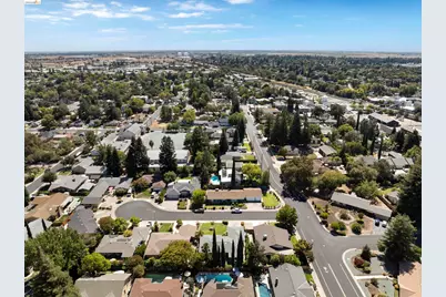 9107 Yount Court, Elk Grove, CA 95624 - Photo 32
