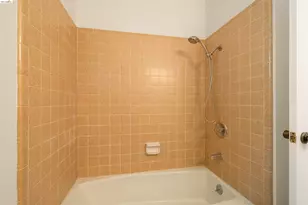 9107 Yount Ct, Elk Grove, CA 95624 - Photo 16