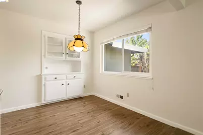 9107 Yount Court, Elk Grove, CA 95624 - Photo 10