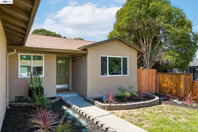 113 De Paul Dr, Vallejo, CA 94589 - Photo 2