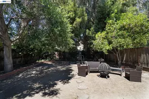 3211 Courtland Ave, Oakland, CA 94619 - Photo 6