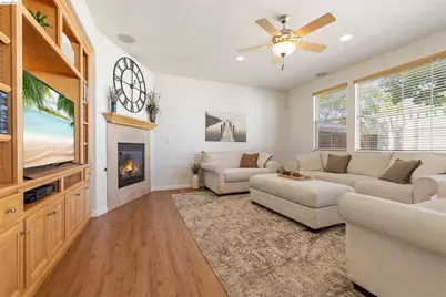 9569 California Oak Cir, Patterson, CA 95363 - Photo 10