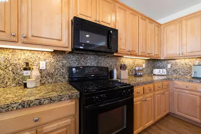 9569 California Oak Cir, Patterson, CA 95363 - Photo 16