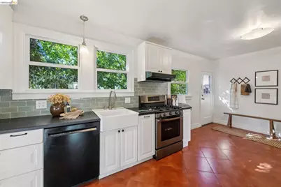 820 Prospect Ave, Oakland, CA 94610 - Photo 12