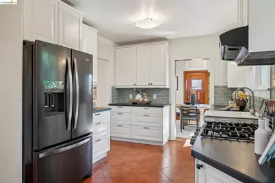 820 Prospect Ave, Oakland, CA 94610 - Photo 14