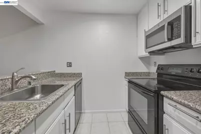 1511 Four Oaks Cir, San Jose, CA 95131 - Photo 14