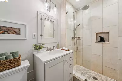 6309 Pinehaven Rd, Oakland, CA 94611 - Photo 26