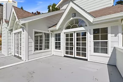 6163 Girvin Dr, Oakland, CA 94611 - Photo 10