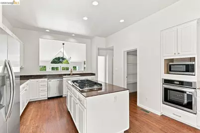6163 Girvin Dr, Oakland, CA 94611 - Photo 72