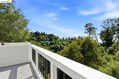 6163 Girvin Dr, Oakland, CA 94611 - Photo 12