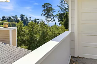 6163 Girvin Dr, Oakland, CA 94611 - Photo 8
