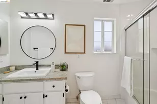 2170 Arrowhead Dr, Oakland, CA 94611 - Photo 32