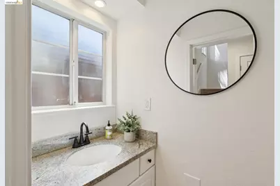2170 Arrowhead Dr, Oakland, CA 94611 - Photo 22