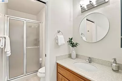 1371 Cherrywood Sq, San Jose, CA 95117 - Photo 16