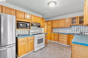 3275 Hyde, Oakland, CA 94601 - Photo 12