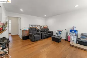 10582 Topanga Dr, Oakland, CA 94603 - Photo 20