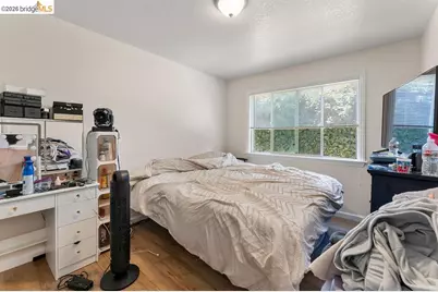 10582 Topanga Dr, Oakland, CA 94603 - Photo 36