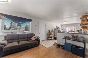 10582 Topanga Dr, Oakland, CA 94603 - Photo 42