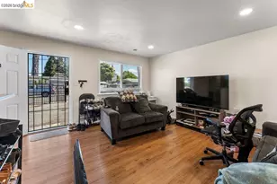 10582 Topanga Dr, Oakland, CA 94603 - Photo 32