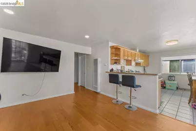 10582 Topanga Dr, Oakland, CA 94603 - Photo 48