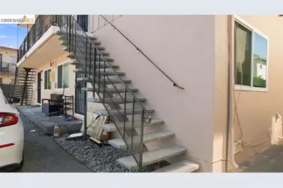 10582 Topanga Dr, Oakland, CA 94603 - Photo 18