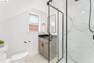 1112 28th St, Oakland, CA 94610 - Photo 10
