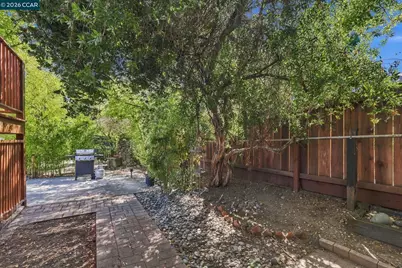 2180 Hillside Ave, Walnut Creek, CA 94597 - Photo 28