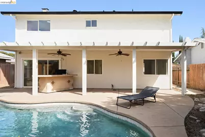 9339 Mira Del Rio Dr, Sacramento, CA 95827 - Photo 2