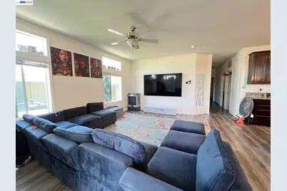2702 Pueblo Creek, Hayward, CA 94545 - Photo 2