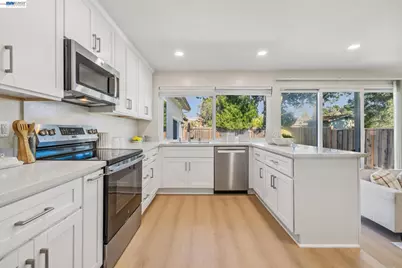 9802 Davona Dr, San Ramon, CA 94583 - Photo 14