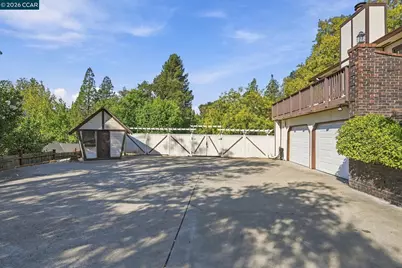 945 Stow Ln, Lafayette, CA 94549 - Photo 6