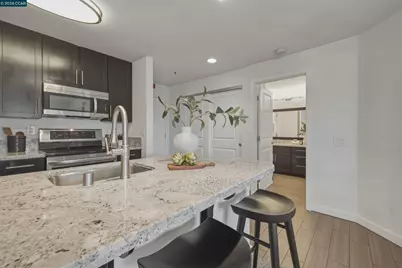 6400 Christie Ave #2214, Emeryville, CA 94608 - Photo 10