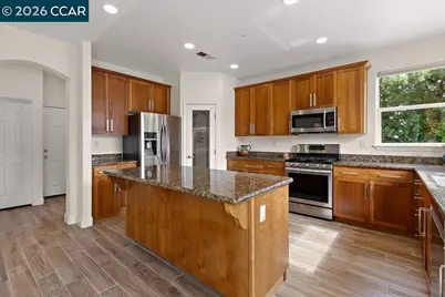 240 Explorer Way, Martinez, CA 94553 - Photo 12