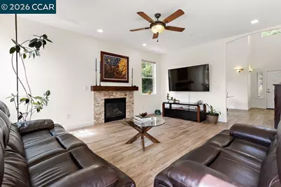 240 Explorer Way, Martinez, CA 94553 - Photo 4