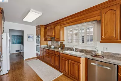 1312 Eastshore Dr, Alameda, CA 94501 - Photo 26