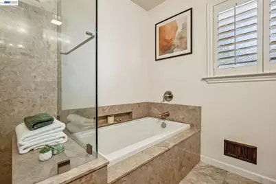 1312 Eastshore Dr, Alameda, CA 94501 - Photo 50