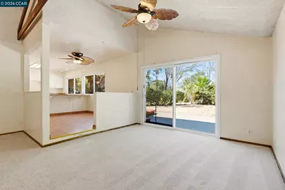 907 Lyon Ct, Concord, CA 94518 - Photo 4