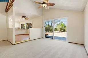 907 Lyon Ct, Concord, CA 94518 - Photo 4