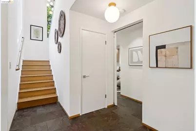 6474 Oakwood Dr, Oakland, CA 94611 - Photo 22