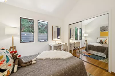 6474 Oakwood Dr, Oakland, CA 94611 - Photo 32