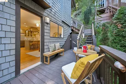 6474 Oakwood Dr, Oakland, CA 94611 - Photo 16