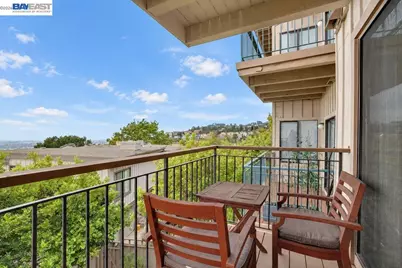 8 Starview Dr, Oakland, CA 94618 - Photo 38