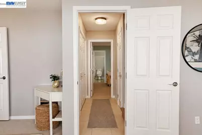 8 Starview Dr, Oakland, CA 94618 - Photo 40