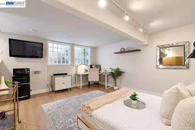 8 Starview Dr, Oakland, CA 94618 - Photo 28