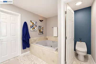 8 Starview Dr, Oakland, CA 94618 - Photo 44