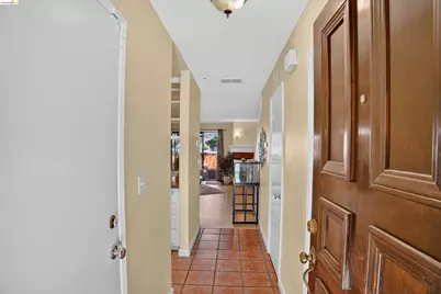 109 Peppermill Ln, Pittsburg, CA 94565 - Photo 2